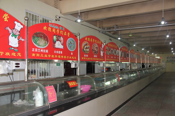 干净整洁的餐厅